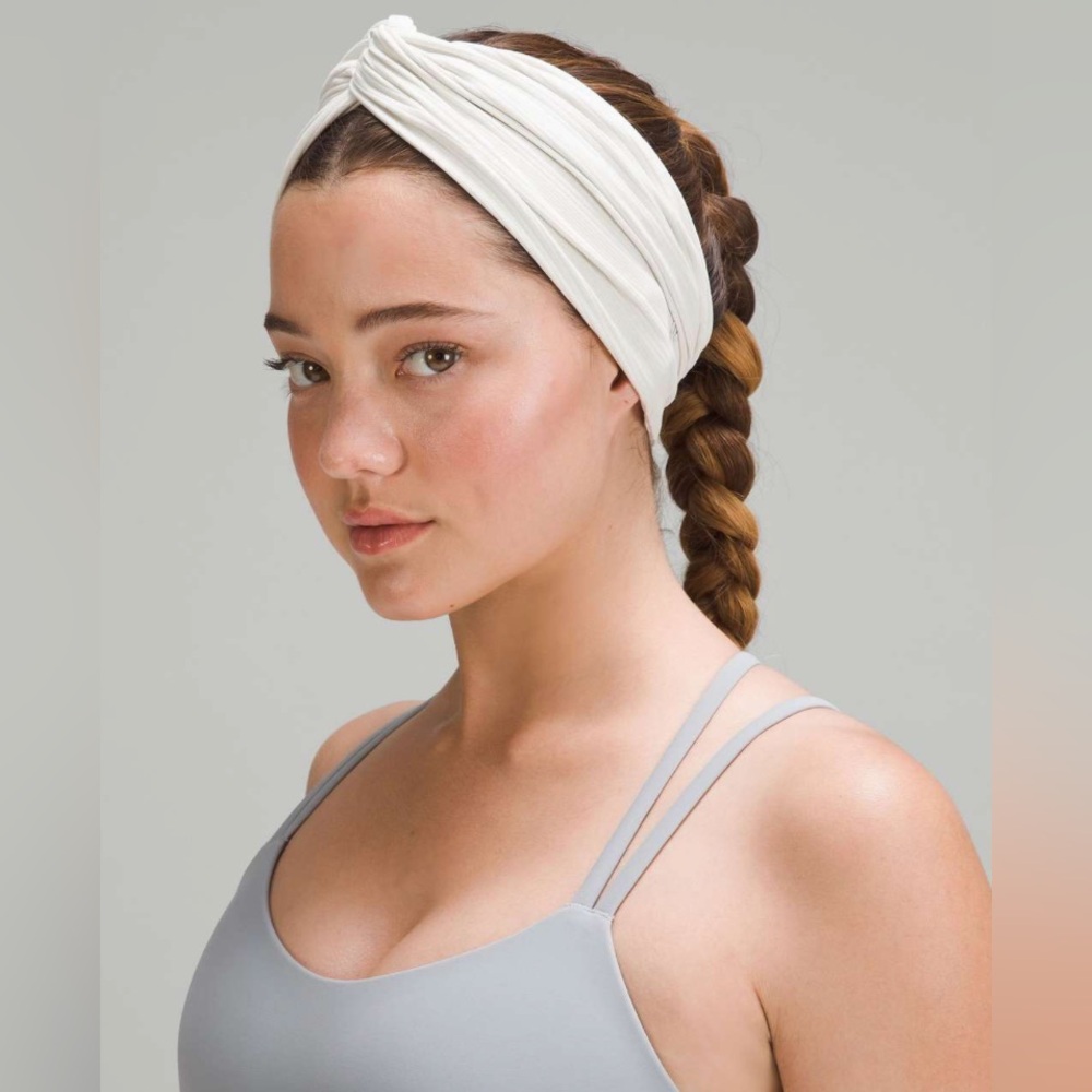 NWT Lululemon Womens Ribbed Nulu Twist-Front Headband Bone
